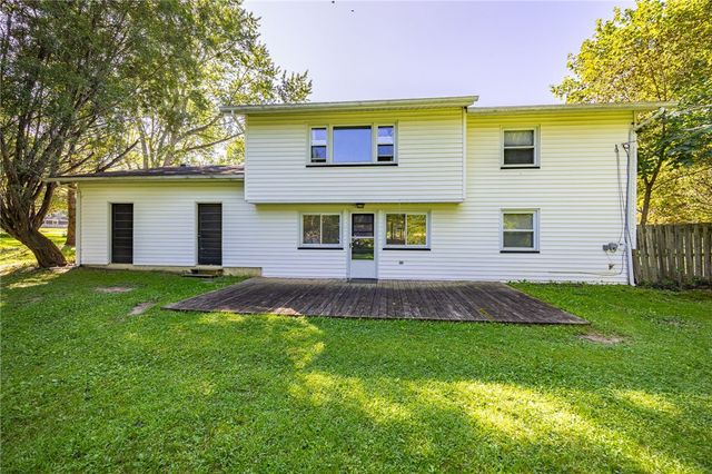 48 Old Pond Rd Road, Penfield, NY 14625