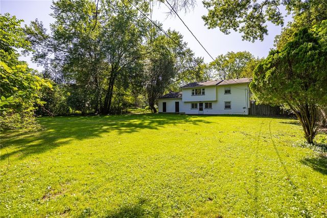 48 Old Pond Rd Road, Penfield, NY 14625