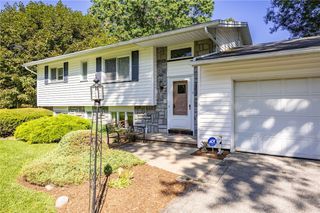 48 Old Pond Rd Road, Penfield, NY 14625