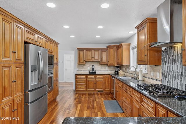 2548 Talmadge Road, Ottawa Hills, OH 43606