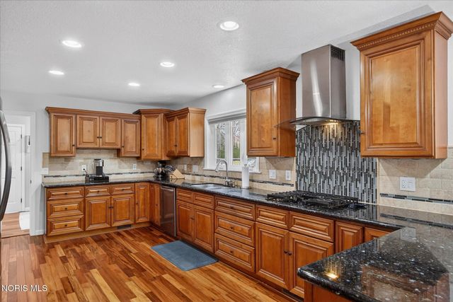 2548 Talmadge Road, Ottawa Hills, OH 43606