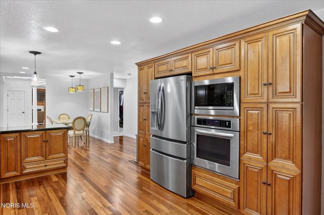 2548 Talmadge Road, Ottawa Hills, OH 43606