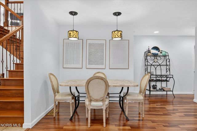 2548 Talmadge Road, Ottawa Hills, OH 43606