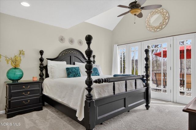 2548 Talmadge Road, Ottawa Hills, OH 43606