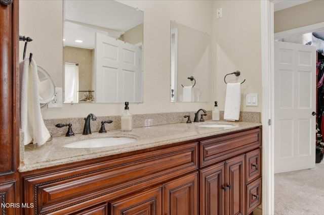 2548 Talmadge Road, Ottawa Hills, OH 43606