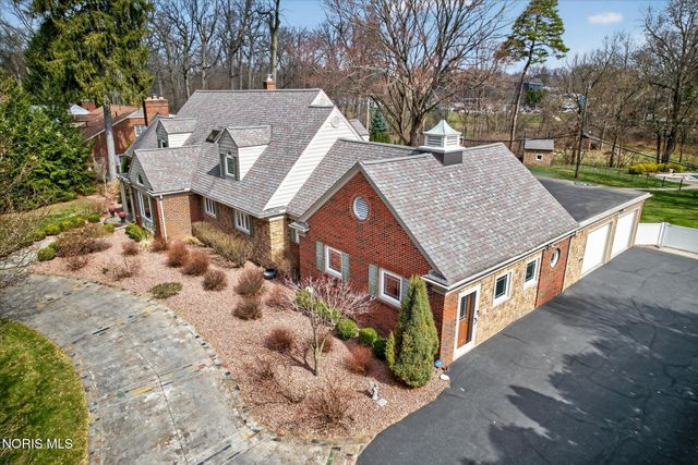 2548 Talmadge Road, Ottawa Hills, OH 43606