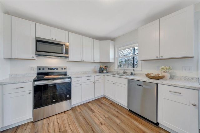 1089 Glenn Ridge RD, Roanoke, VA 24017