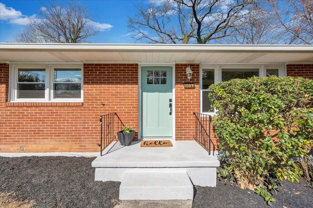 1089 Glenn Ridge RD, Roanoke, VA 24017