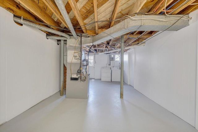 1089 Glenn Ridge RD, Roanoke, VA 24017