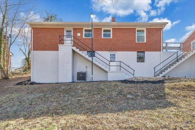 1089 Glenn Ridge RD, Roanoke, VA 24017