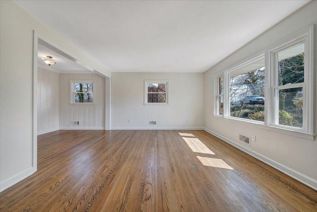 1089 Glenn Ridge RD, Roanoke, VA 24017