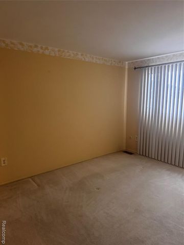 37115 Briarwood, Clinton Township, MI 48036