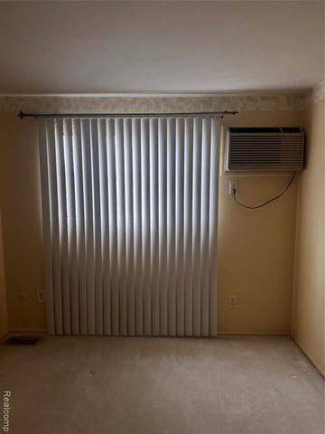 37115 Briarwood, Clinton Township, MI 48036