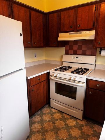 37115 Briarwood, Clinton Township, MI 48036