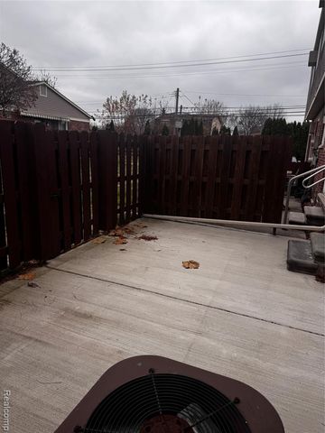 37115 Briarwood, Clinton Township, MI 48036