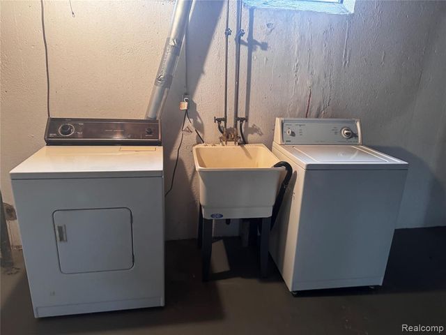 37115 Briarwood, Clinton Township, MI 48036