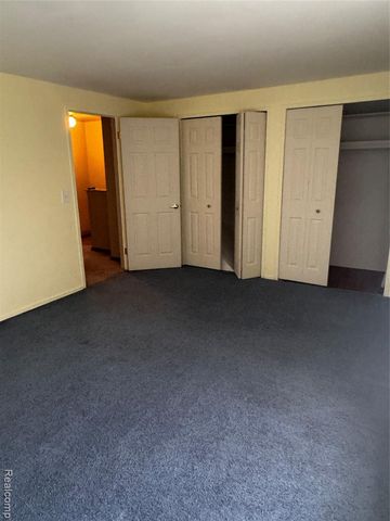 37115 Briarwood, Clinton Township, MI 48036