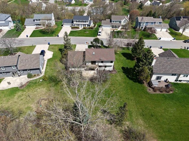 N75W23419 Ridgeview CIRCLE, Sussex, WI 53089