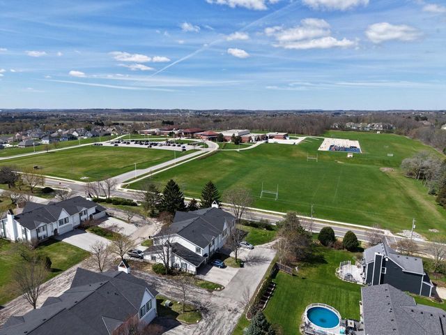 N75W23419 Ridgeview CIRCLE, Sussex, WI 53089