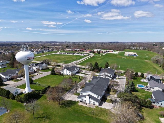 N75W23419 Ridgeview CIRCLE, Sussex, WI 53089