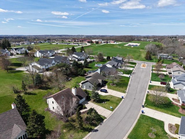 N75W23419 Ridgeview CIRCLE, Sussex, WI 53089