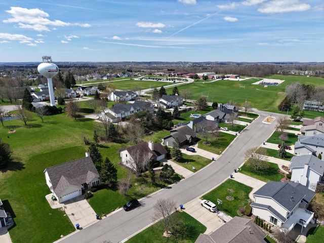 N75W23419 Ridgeview CIRCLE, Sussex, WI 53089