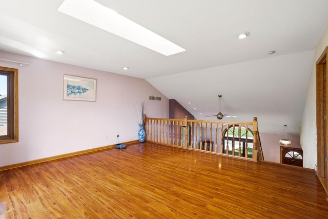 N75W23419 Ridgeview CIRCLE, Sussex, WI 53089