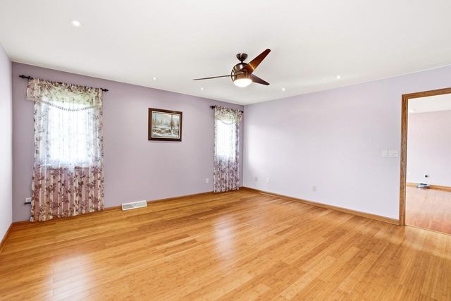 N75W23419 Ridgeview CIRCLE, Sussex, WI 53089
