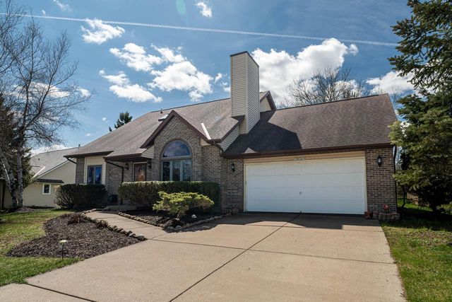 N75W23419 Ridgeview CIRCLE, Sussex, WI 53089