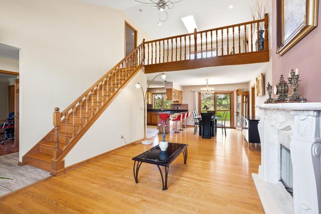 N75W23419 Ridgeview CIRCLE, Sussex, WI 53089