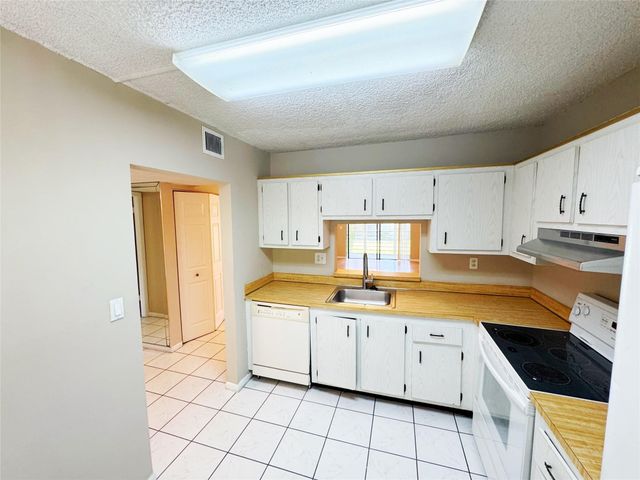 1820 SW 81st Avenue 3201, North Lauderdale, FL 33068