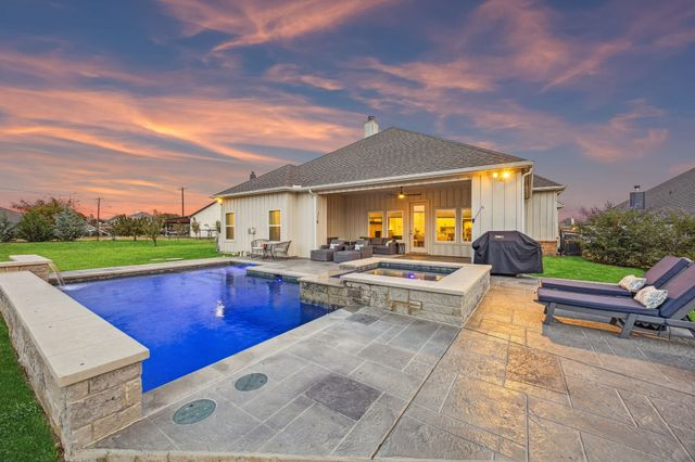 1318 Oliver Creek Lane, Justin, TX 76247