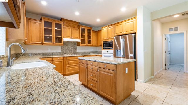 2012 Mint Dr, Brentwood, CA 94513