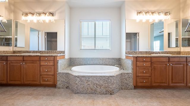 2012 Mint Dr, Brentwood, CA 94513