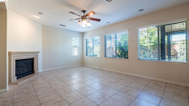 2012 Mint Dr, Brentwood, CA 94513