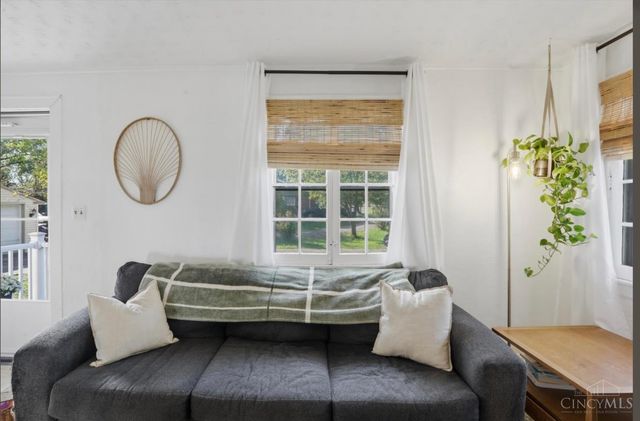 6042 Tenth Avenue, Miami Twp, OH 45342