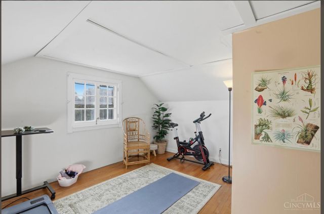 6042 Tenth Avenue, Miami Twp, OH 45342