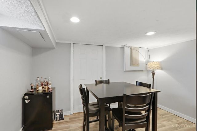 6042 Tenth Avenue, Miami Twp, OH 45342