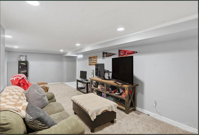 6042 Tenth Avenue, Miami Twp, OH 45342