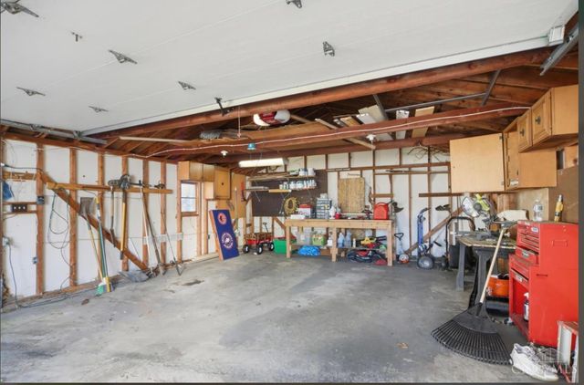 6042 Tenth Avenue, Miami Twp, OH 45342