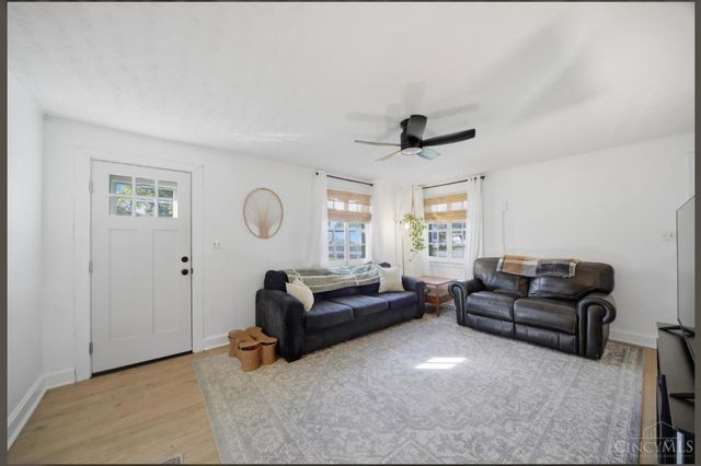 6042 Tenth Avenue, Miami Twp, OH 45342