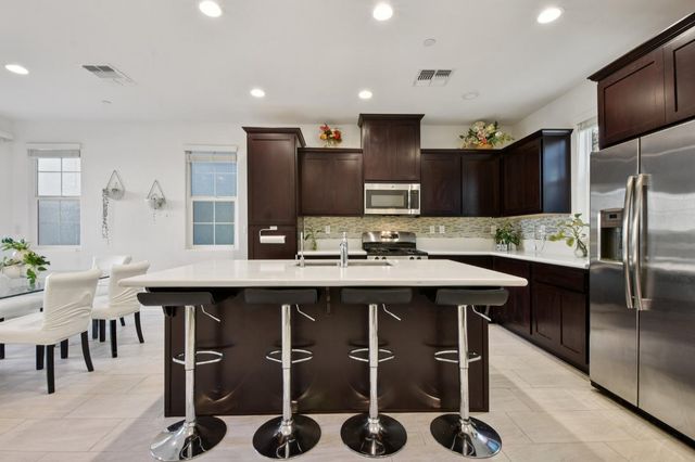 7831 Zaragoza Walk, Sacramento, CA 95823