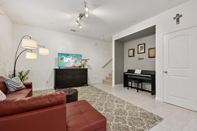 7831 Zaragoza Walk, Sacramento, CA 95823