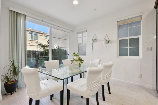 7831 Zaragoza Walk, Sacramento, CA 95823