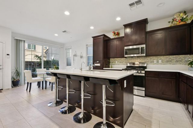 7831 Zaragoza Walk, Sacramento, CA 95823