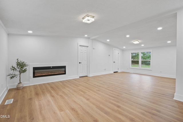 911 Heritage Way, Cameron, NC 28326