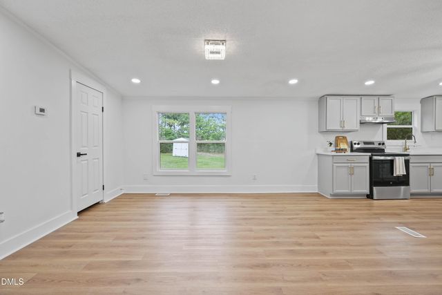 911 Heritage Way, Cameron, NC 28326