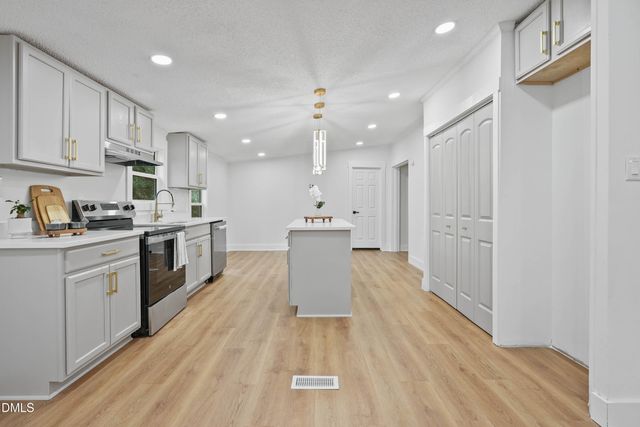 911 Heritage Way, Cameron, NC 28326