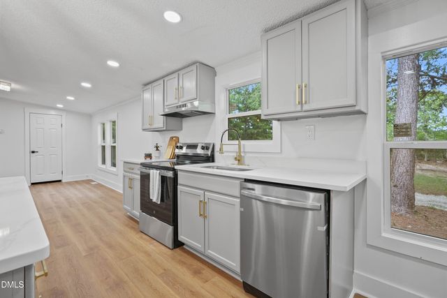 911 Heritage Way, Cameron, NC 28326