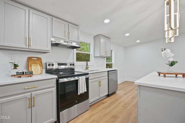 911 Heritage Way, Cameron, NC 28326